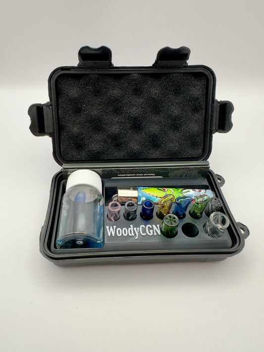 Drehset für Cannabis – Woody’s Rolling Toolbox mit Glastips, Papers & Feuerzeug